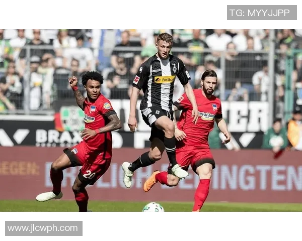 罗德兹与郎斯的激烈对决揭示法甲新赛季的竞争格局与球队实力分析